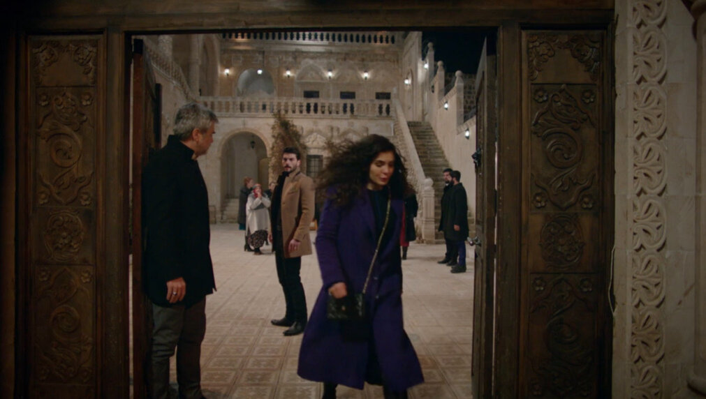 Ветреный холм 26 анонс. Ветреный свадьба Элиф. Хандан Шадоглу ветреный.