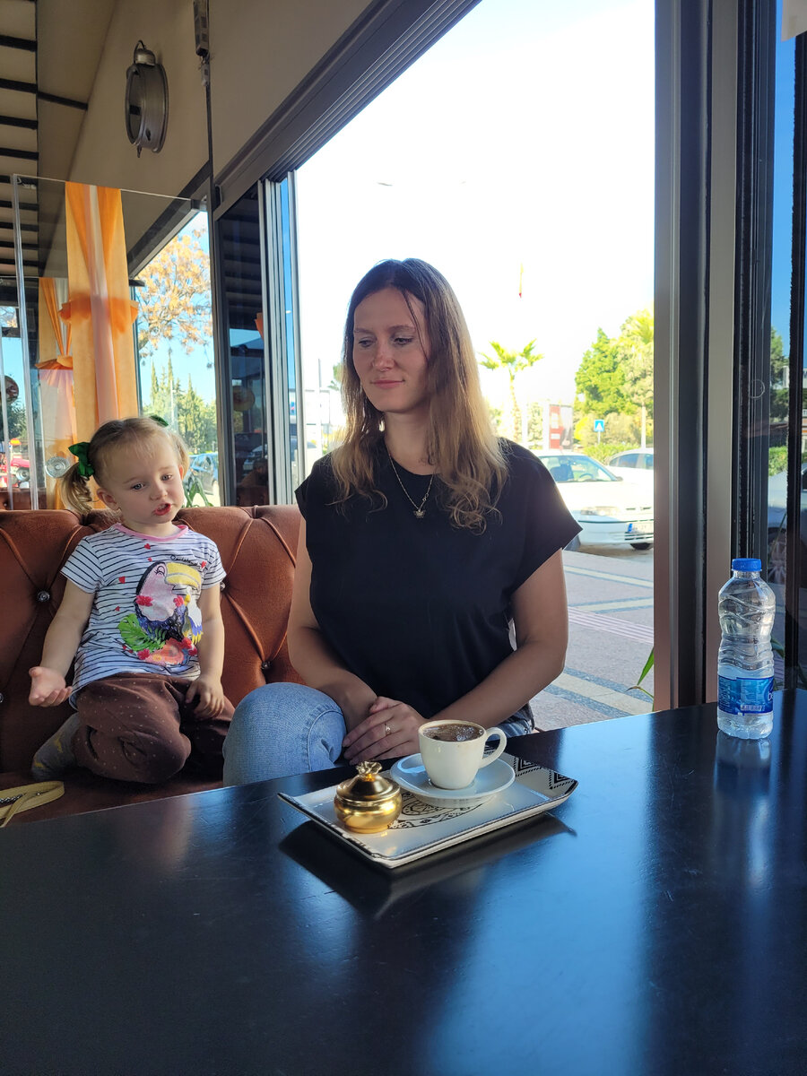 Ждём заказ в очередном кафе