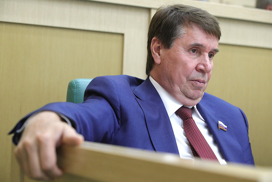 Сенатор Сергей Цеков предложил направлять участникам спецоперации имущество, изъятое у покинувших Россию граждан. Фото: Сергей Бобылев/ТАСС