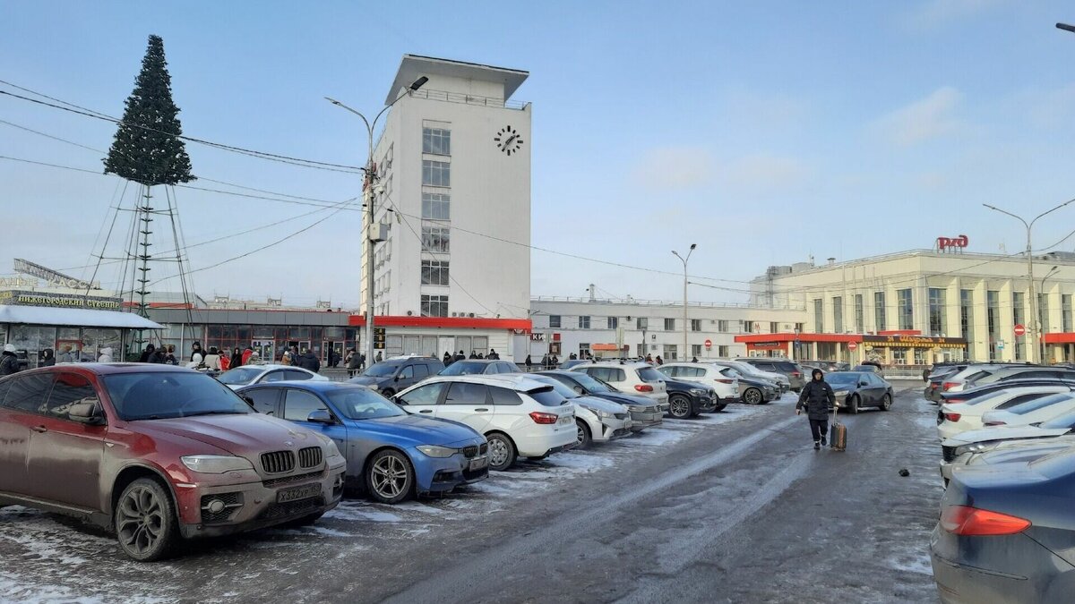     Новые платные парковки пока не будут вводить в Нижнем Новгороде в 2023 году. Об этом NewsNN сообщили в городской администрации.