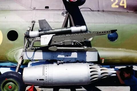 Рисунок 2. Противотанковая управляемая ракета 9М17М «Скорпион» на подвеске вертолета