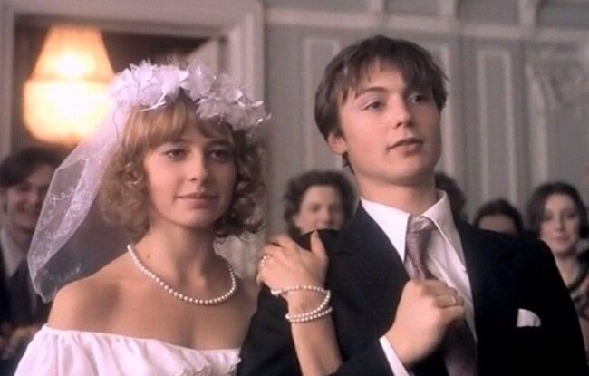 Кадр из фильма «Ты у меня одна» (1993). Скриншот.