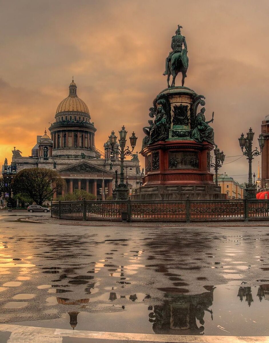 Памятник Николаю I на Исаакиевской площади