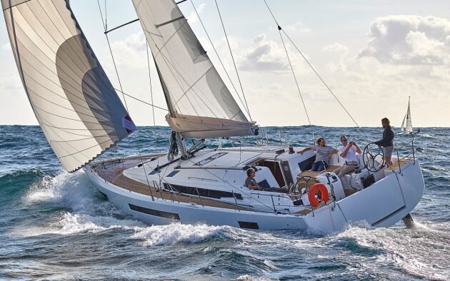 Sun Odyssey 490 на ходу