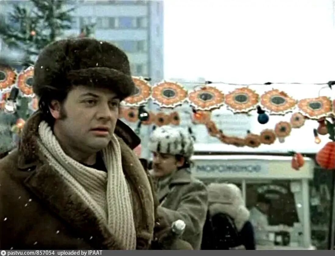 Церковь тропарево ирония судьбы. Места съемок ирония судьбы. Торговый центр черёмушки москва шверника. Церковь архангела михаила в тропареве москва ирония судьбы. В каком месяце снимали иронию судьбы.