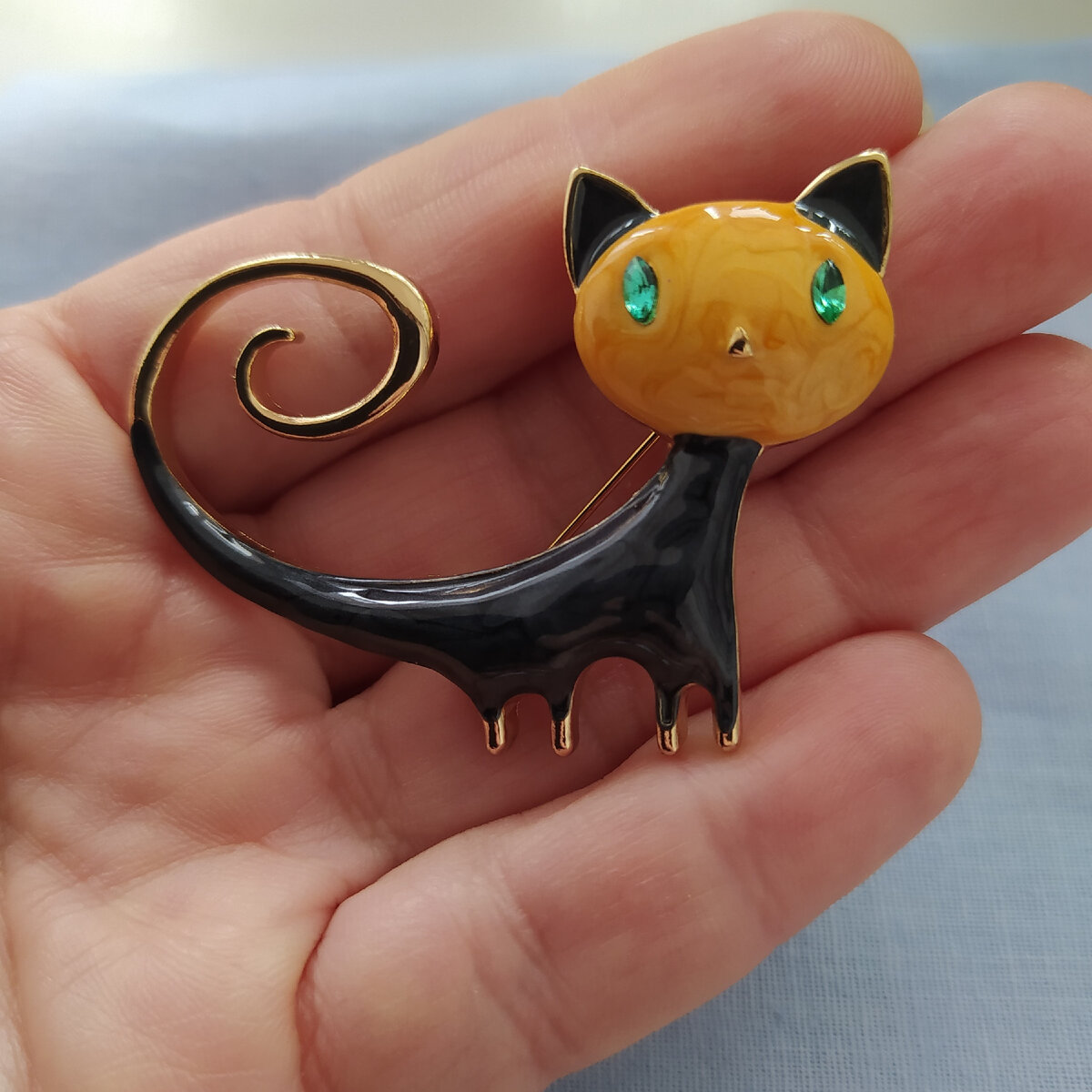 Не знаю почему, но для меня это Маня. Слегка пофигистка.