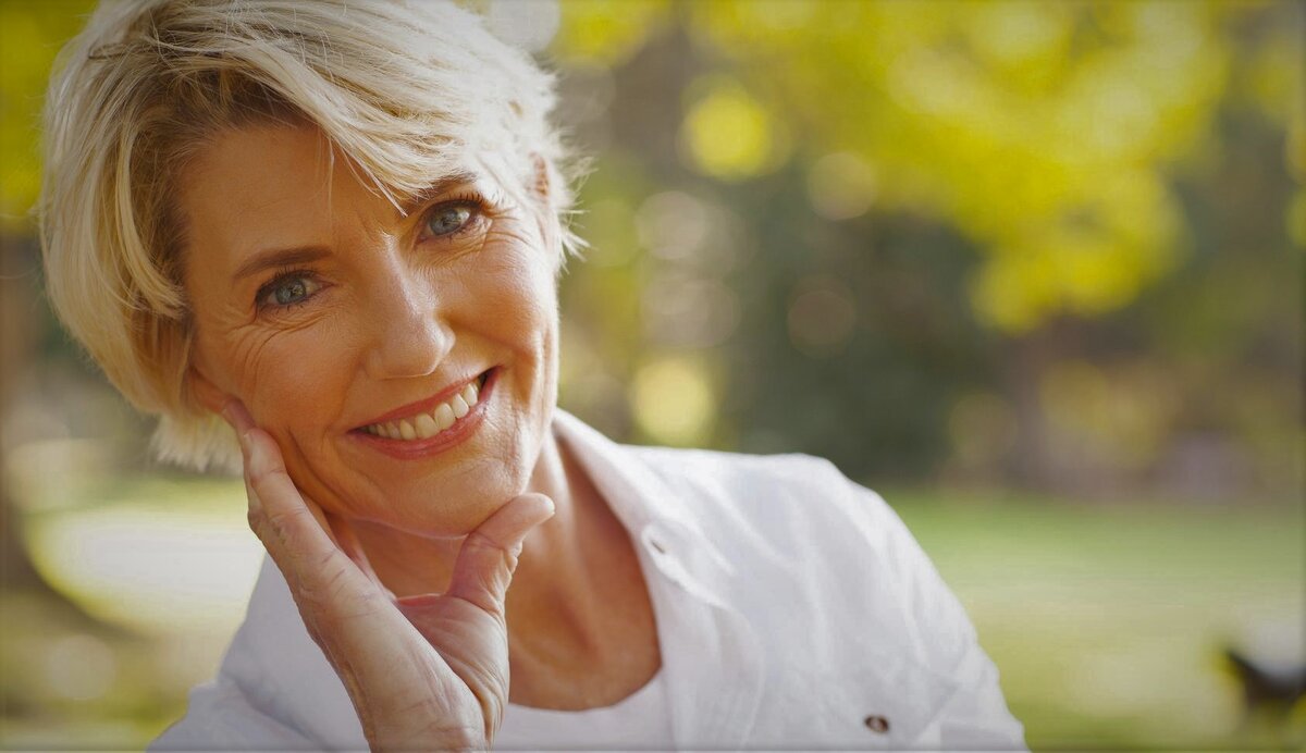 А вообще - молодость и привлекательность никак не связаны!