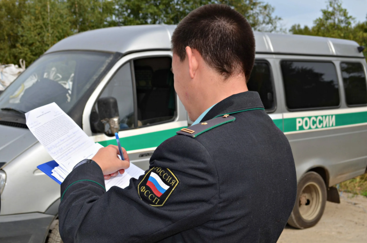 Машина приставов. Арест автомобиля судебными приставами. Судебные приставы арест авто. Автомобиль ФССП России. Федеральная служба судебных приставов машина.