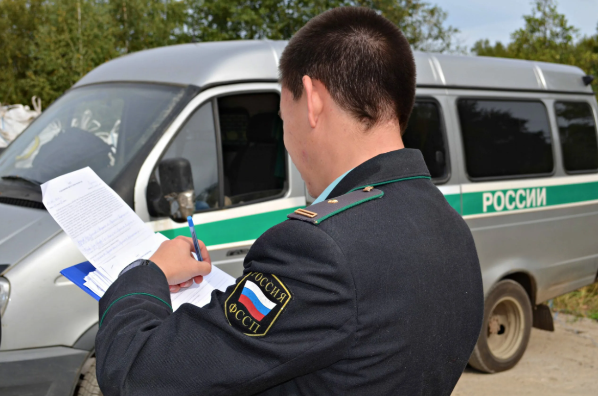 Должник администрация. Арест автомобиля судебными приставами. Судебные приставы арест авто. Автомобиль ФССП России. Федеральная служба судебных приставов машина.