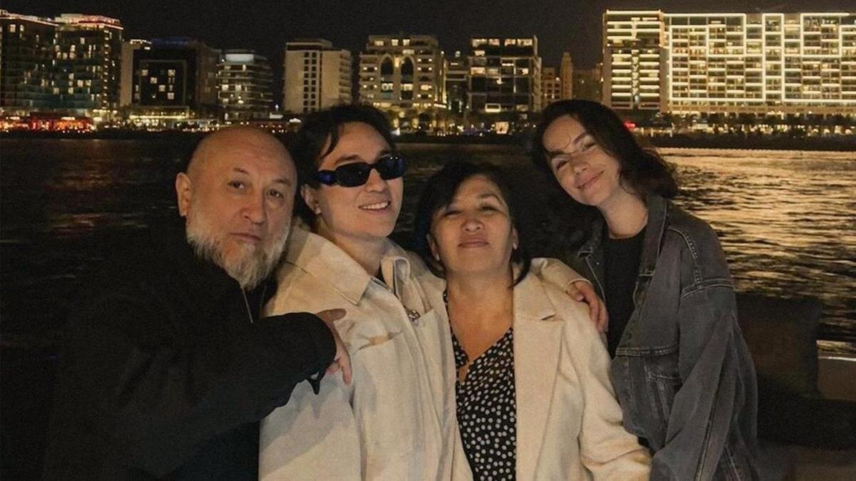    The Limba с родителями и женой:instagram.com/thelimba