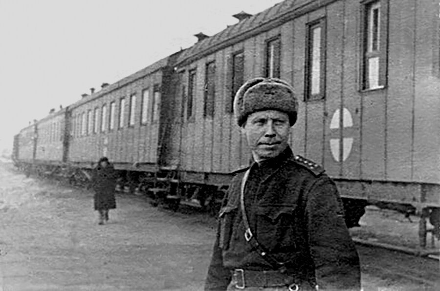 Павел Кондратьевич Табаков и поезд. Все фото из свободных источников интернета