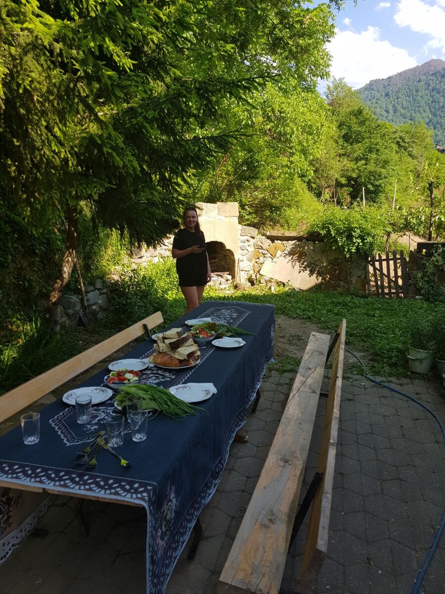 Жду накрытия стола