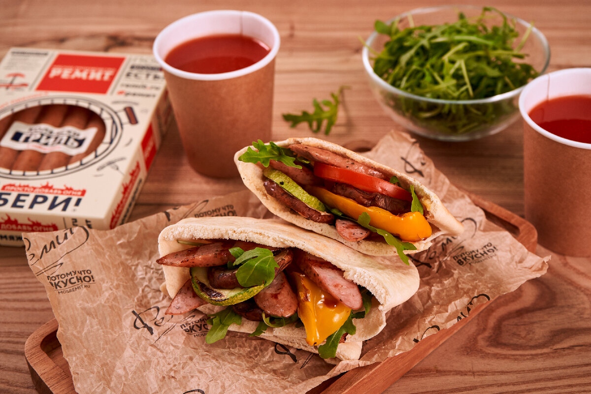 Пита с колбасками РЕМИТ.  Можно брать с собой на пикник!