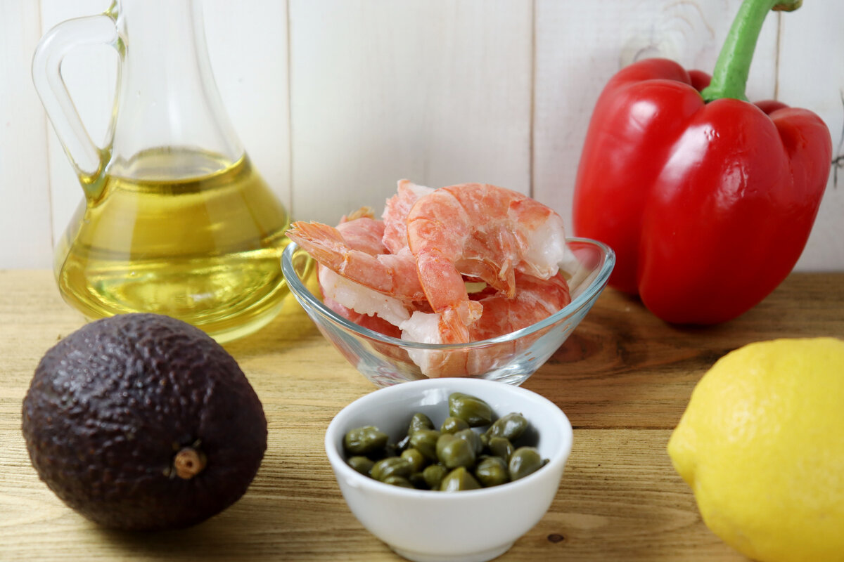 Салат с авокадо и креветками: простой и вкусный салат по классическому  рецепту | Еда на каждый день | Дзен