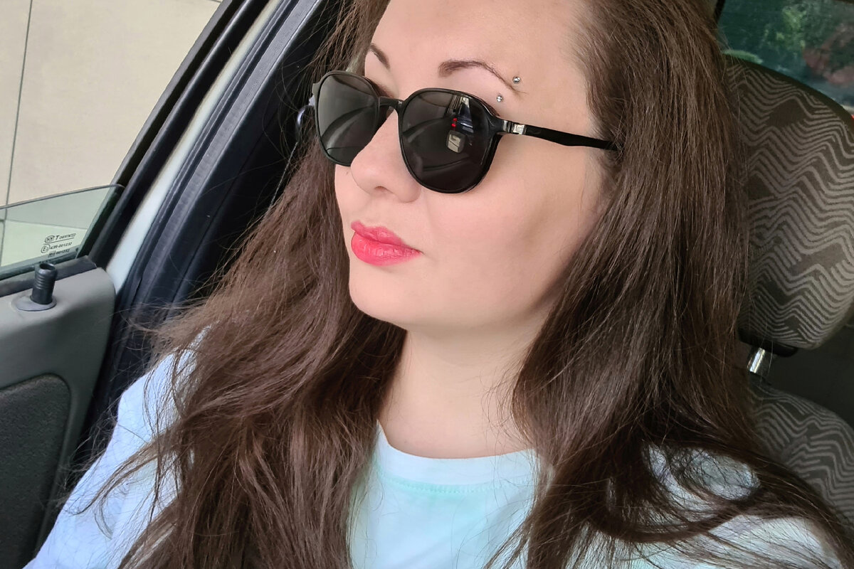 В солнечную погоду я без очков никуда😎