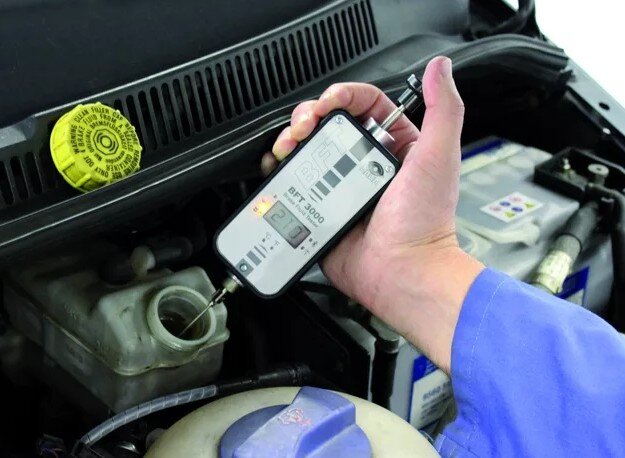 Проверка тормозной жидкости