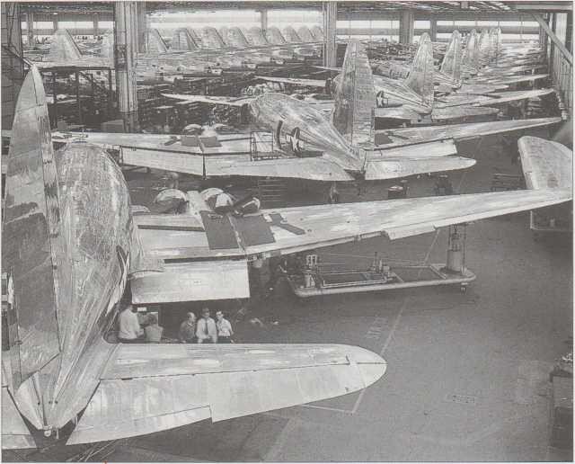 В Баффало (на снимке), в Сент-Луисе, штат Миссури, и в Луисвилле, штат Кентукки, а также в Новом Орлеане на заводе по производству катеров «Higgins Industries Inc.».