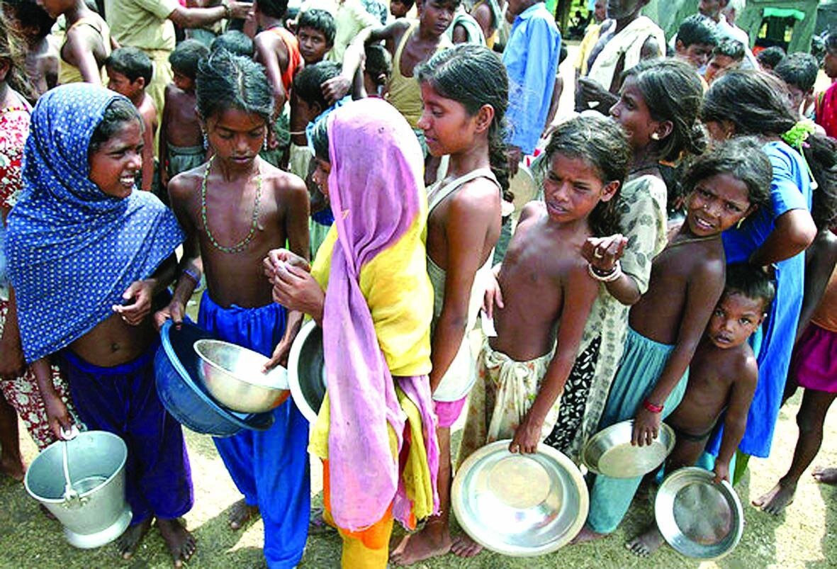Планета голод. Индийские дети голодают. Индия люди.