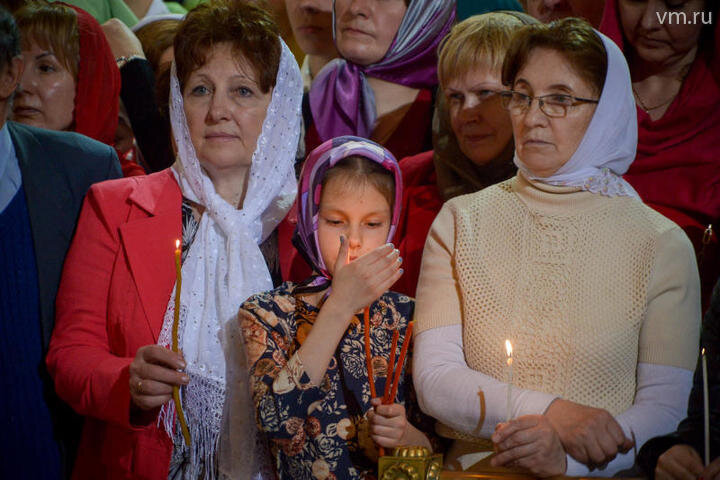 Пасхальное богослужение в храме Христа Спасителя в Москве / Фото: Александр Казаков, «Вечерняя Москва» 