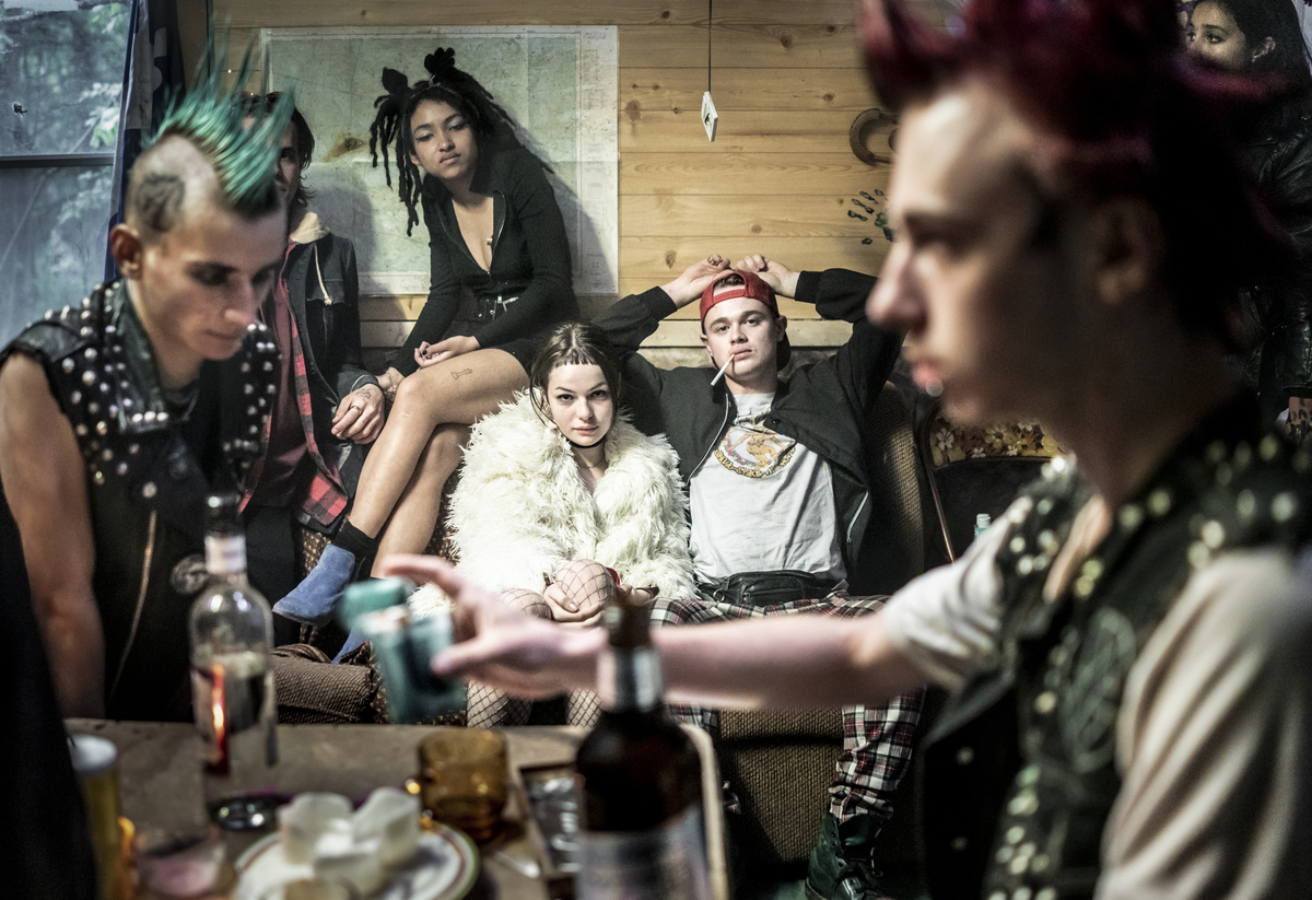 Кадр из фильма La déesse des mouches à feu. Режиссер: Анаис Барбо-Лавалетт. Оператор: Джонатан Декосте. Производство: Coop Vidéo de Montréal, La Boîte à Fanny