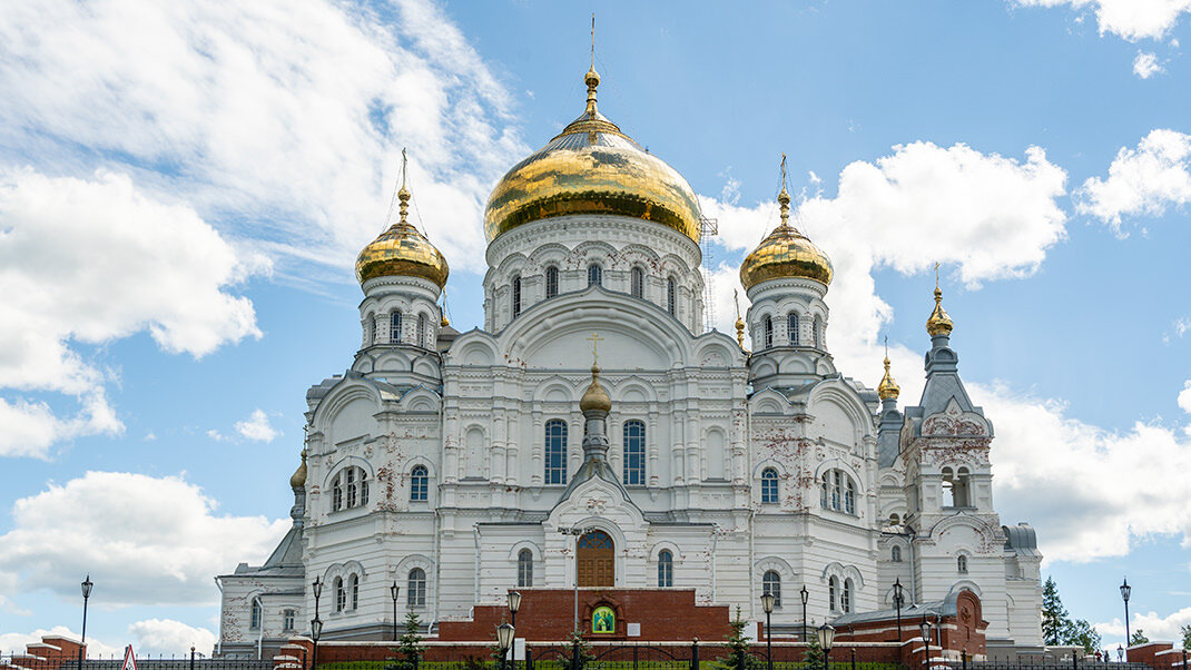 Белогорский монастырь. Крестовоздвиженский собор