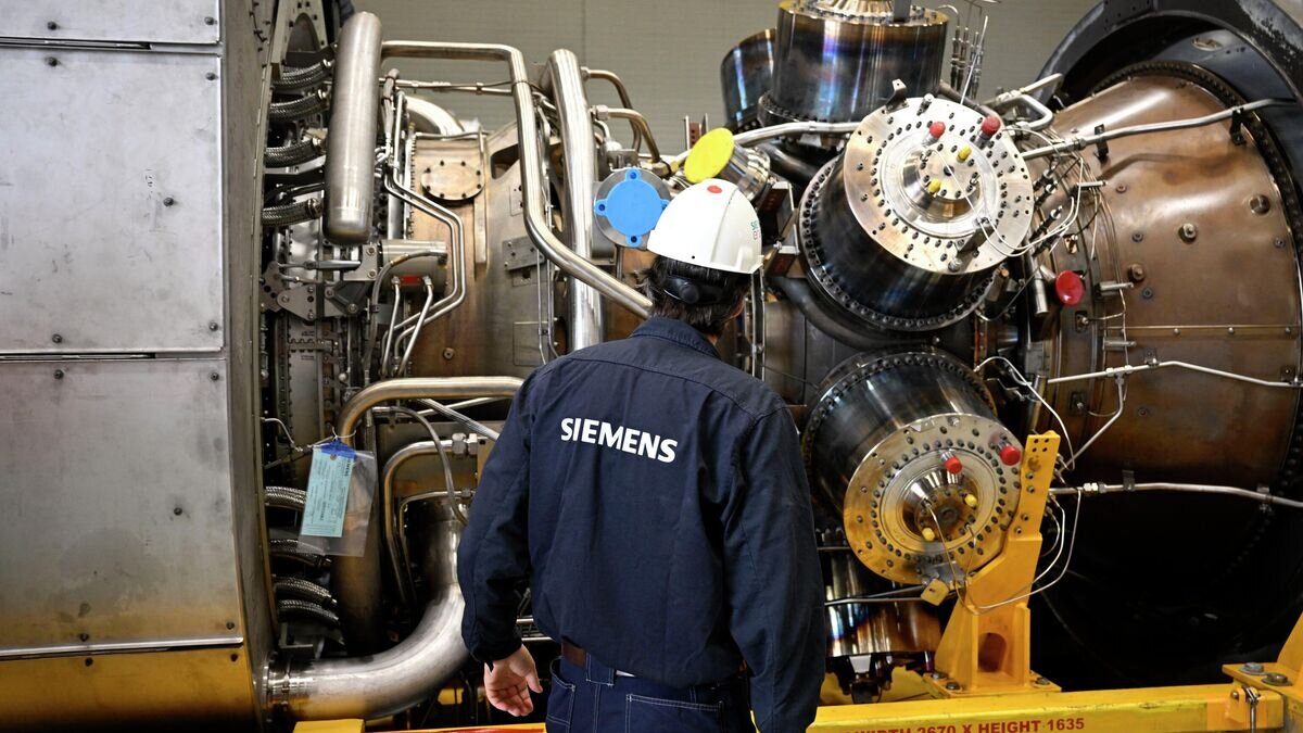    Турбина газопровода Nord Stream 1 на заводе Siemens Energy в Мюльхайме-на-Руре© AFP 2022 / Sascha Schuermann
