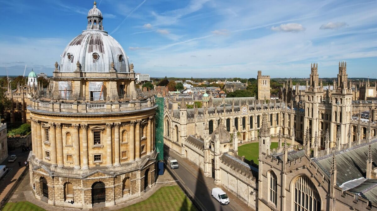    Оксфордский университет © Depositphotos / Arsty