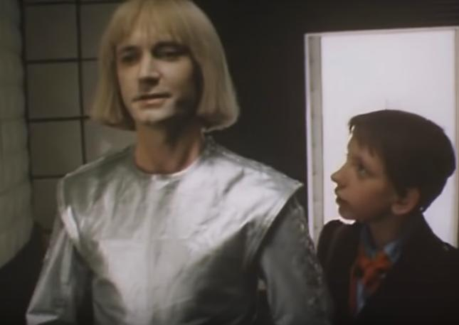 В оригинальной повести Кира Булычева "Сто лет тому вперед" Вертера не было, его создали для телесериала. Позже однако автор использовал этот образ в других произведениях.