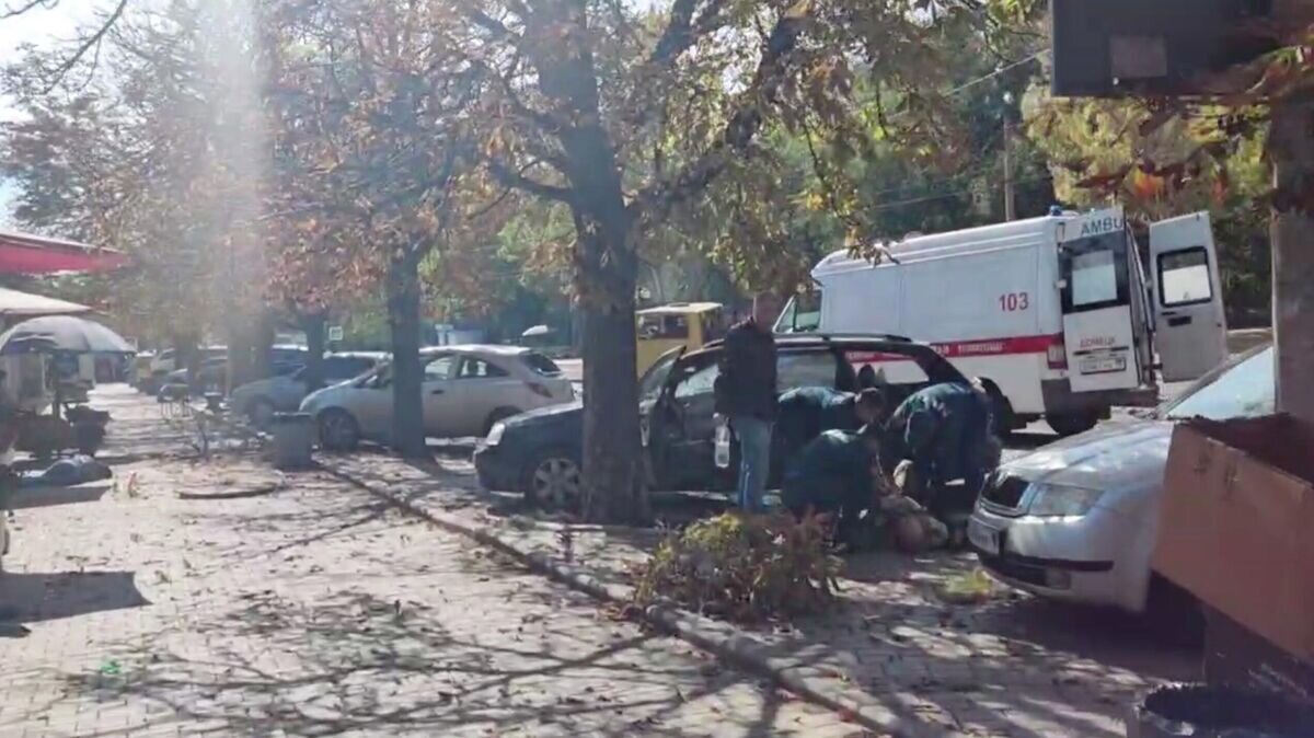    Последствия обстрела Донецка со стороны ВСУ. Кадр из видео очевидца