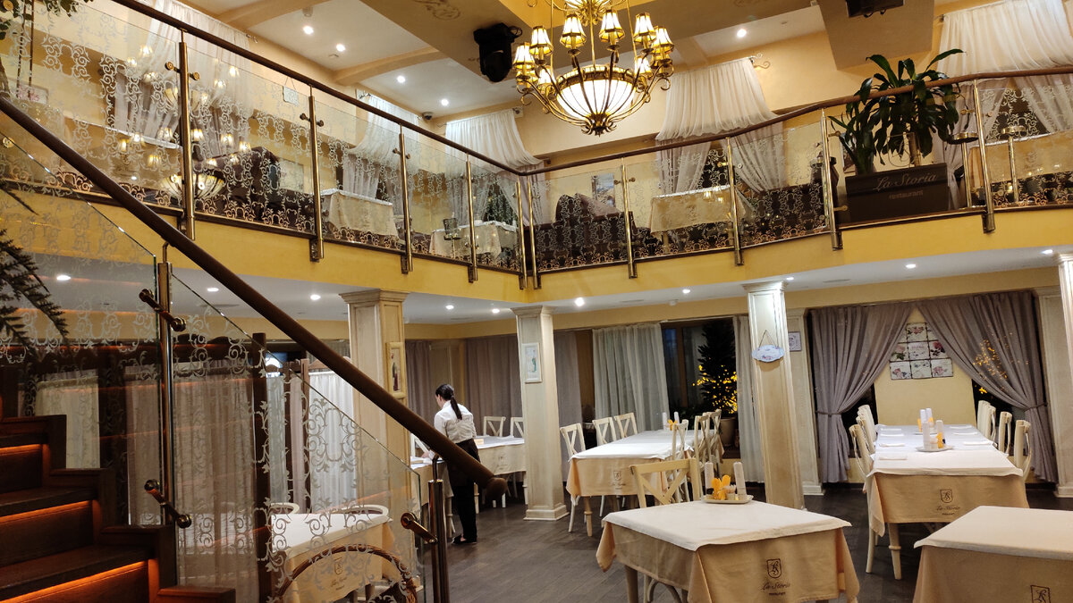 В ресторане 