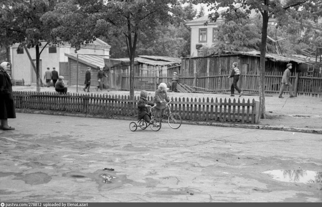 Представляем вам фотографии ушедшей Москвы 60х годов с известного сайта старых фотографий.