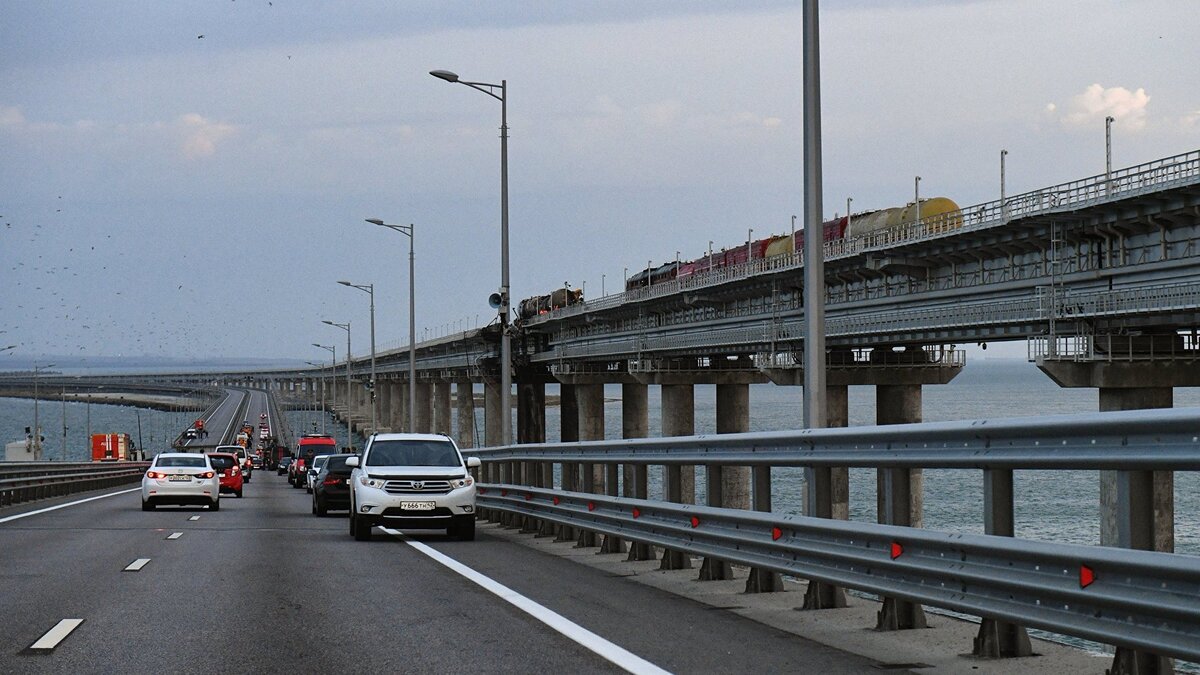    По Крымскому мосту возобновлено движение© РИА Новости . Константин Михальчевский