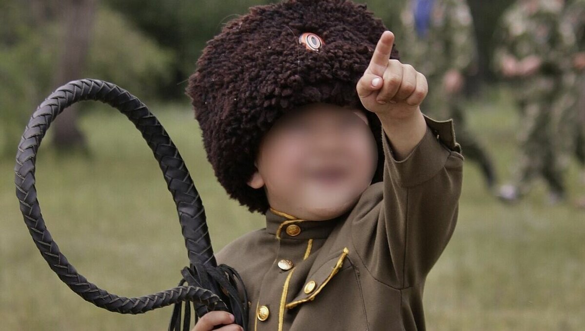     В Ростовской области на помощь семьям с детьми в возрасте от 8 до 17 лет направили около 9,5 миллиарда рублей, сообщили в облправительстве.