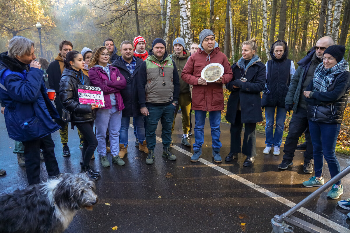     / Фото со съемок сериала «Переговорщик»