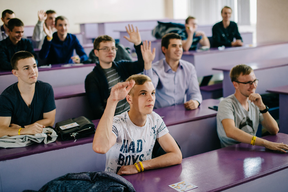 Сдуденты. Фото взято на сайте: yandex.ru