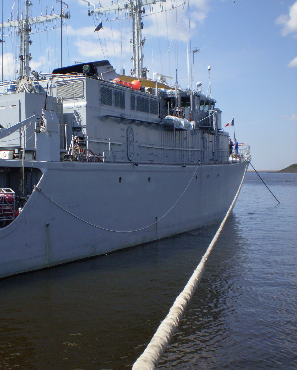 Тральщик-искатель мин М 644 «Pegas». МВМС 2009, СПб.