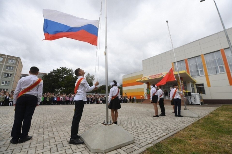     Школьники должны любить свою страну Иван МАКЕЕВ