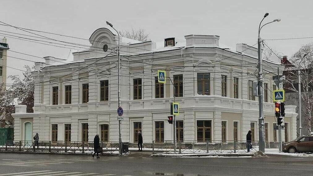     В Тюмени завершился ремонт «Дома В.И. Князева», сообщает комитет культурного наследия по Тюменской области. Здание располагается в центре областной столицы на улице Ленина, 10.