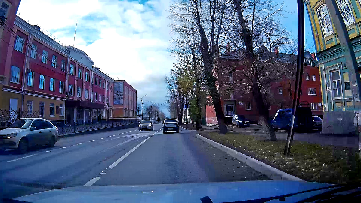 Слева,проходная Утёса,ул.Крымова