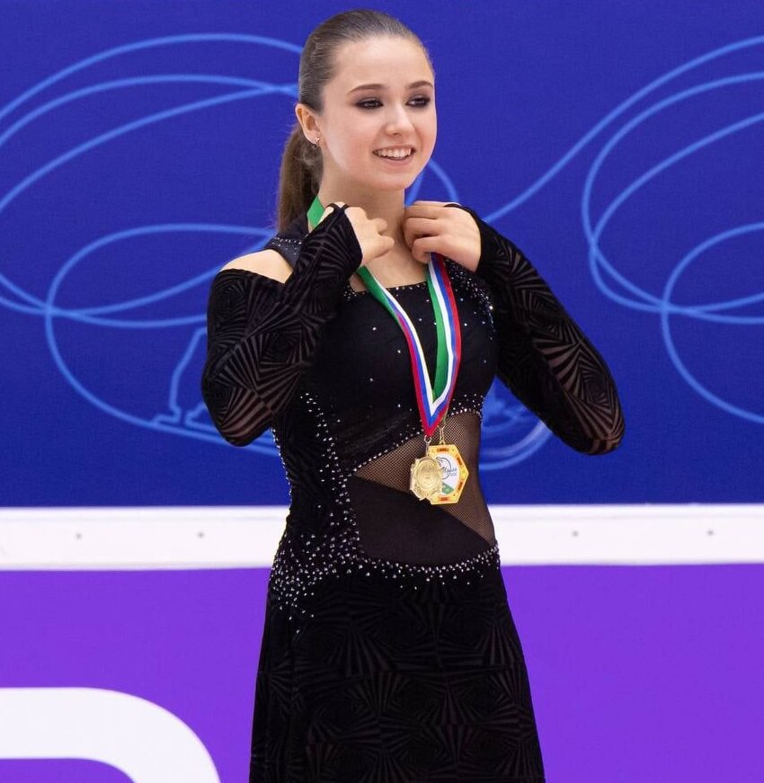 камилу валиеву отстранили на 4 года. камила валиева фигуристка. камила валиева 2022 на олимпийских играх. камилу валиеву отстранили на 4 года. камила валиева 2022.