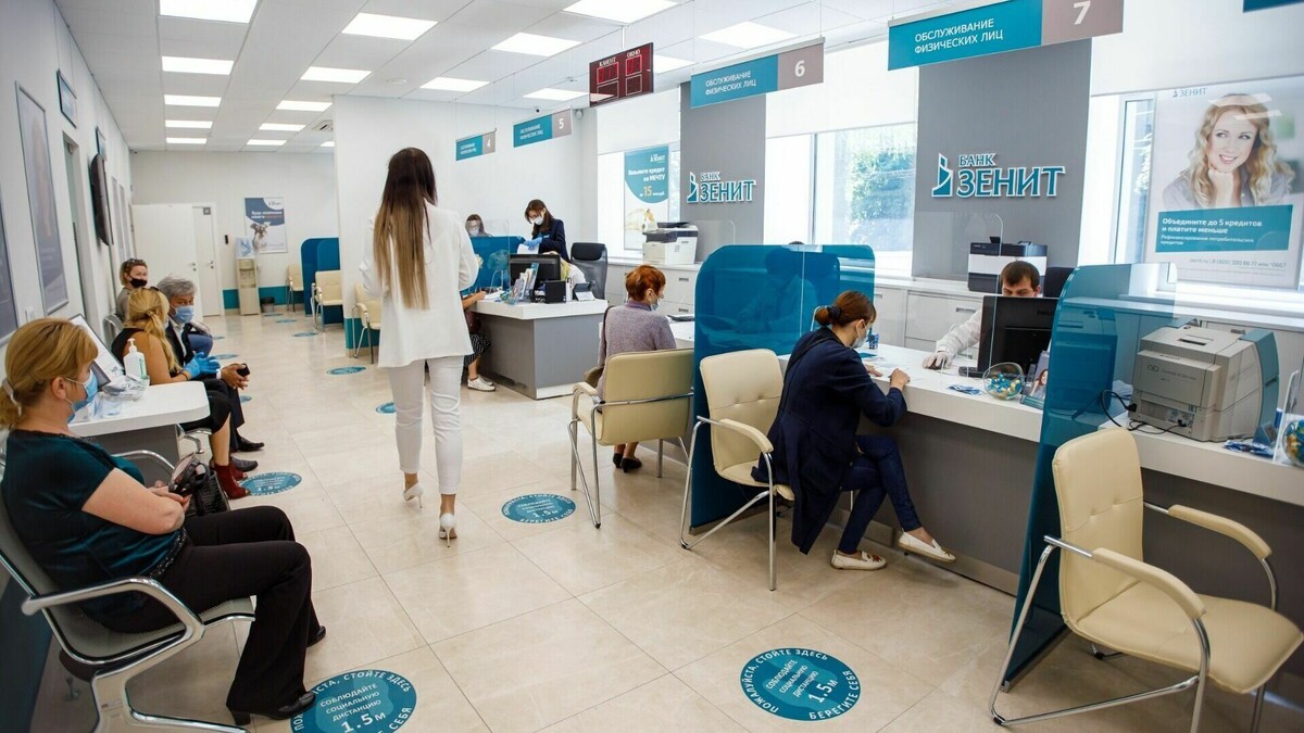     В минувшем октябре клиенты банка ЗЕНИТ стали часто оформлять ипотеку на первичном рынке жилья. По сравнению с аналогичным периодом прошлого года, запросы на нее увеличились на 11%, причем 38 % выданных кредитов пришлись именно на приобретение первичного жилья.
