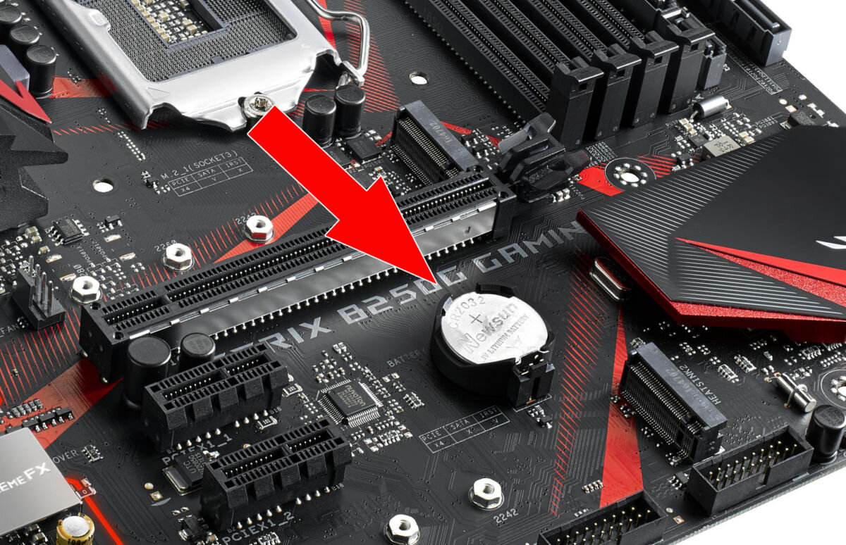 Вот так выглядит батарейка ,(в простонародии её называют таблетка).