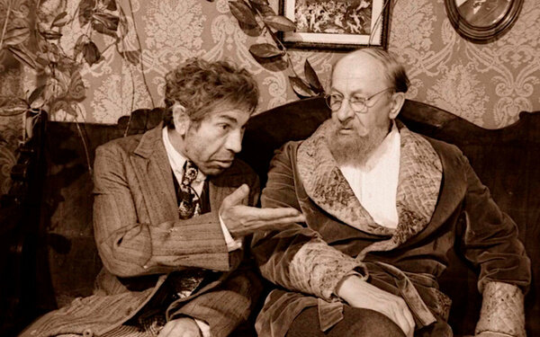 Актёры Владимир Толоконников и Евгений Евстигнеев. Обложка © "Собачье сердце", режиссёр Владимир Бортко, сценаристы Владимир Бортко, Михаил Булгаков / Kinopoisk.ru