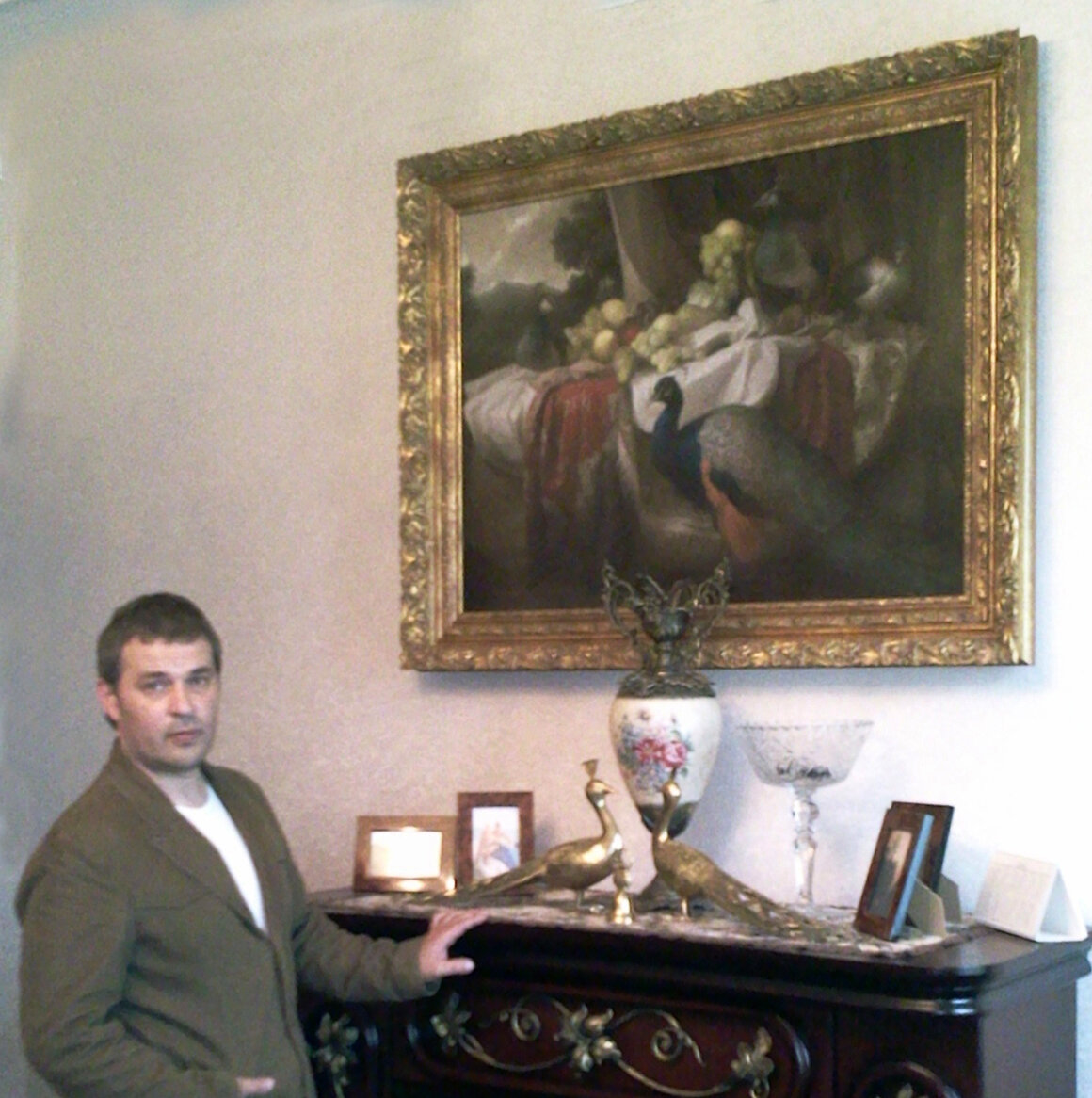 Развеска картин у заказчика. "Павлины" 100х80 см, 2012г.