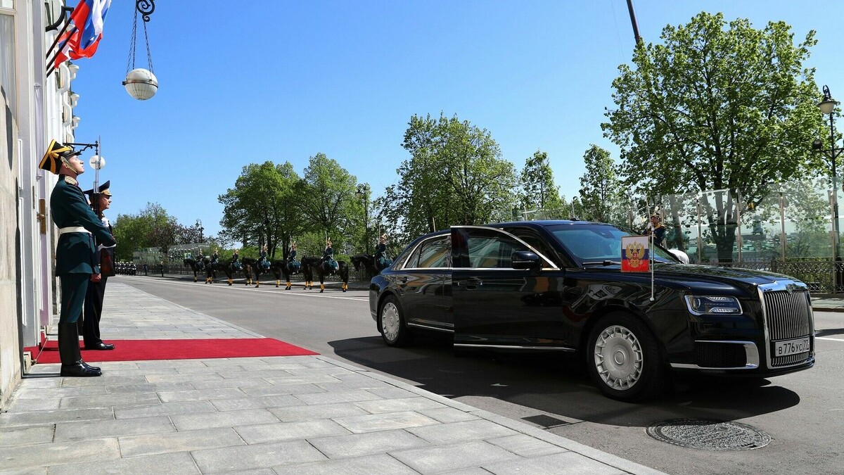     На перевозку депутатов Госдумы и членов Совета Федерации власти Ростовской области готовы потратить 14 миллионов рублей, следует из материалов государственных закупок.