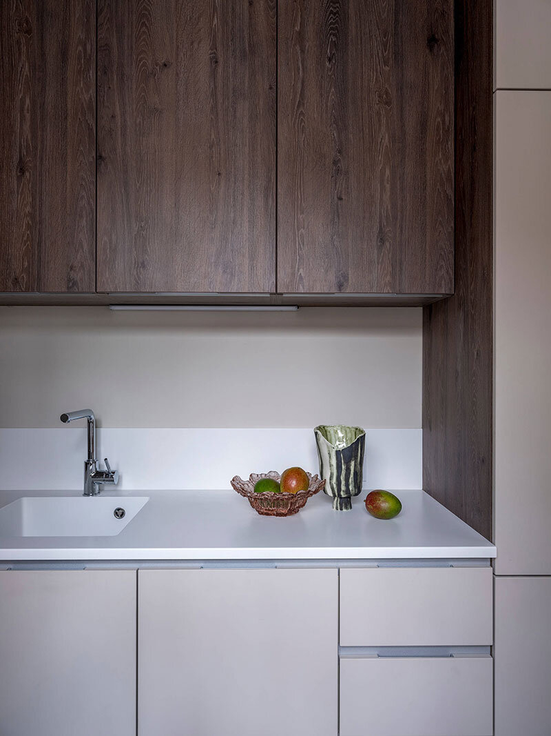 Ярко и стильно. Авангардный, эстетичный интерьер в старой хрущевке с низкими потолками