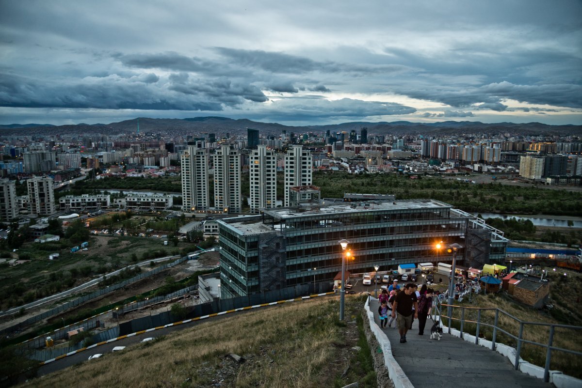 Ulaanbaatar садовая ул 49 фото СМИ: в Улан-Баторе издали указ о силовом разгоне протестующих Аргументы и факты 