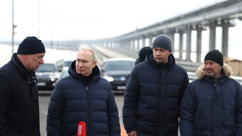    Президент РФ Владимир Путин на Крымском мосту © Сайт президента России