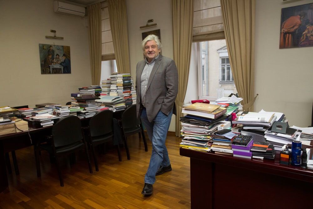 Владимир Григорьев рулит книгоизданием. Куда?