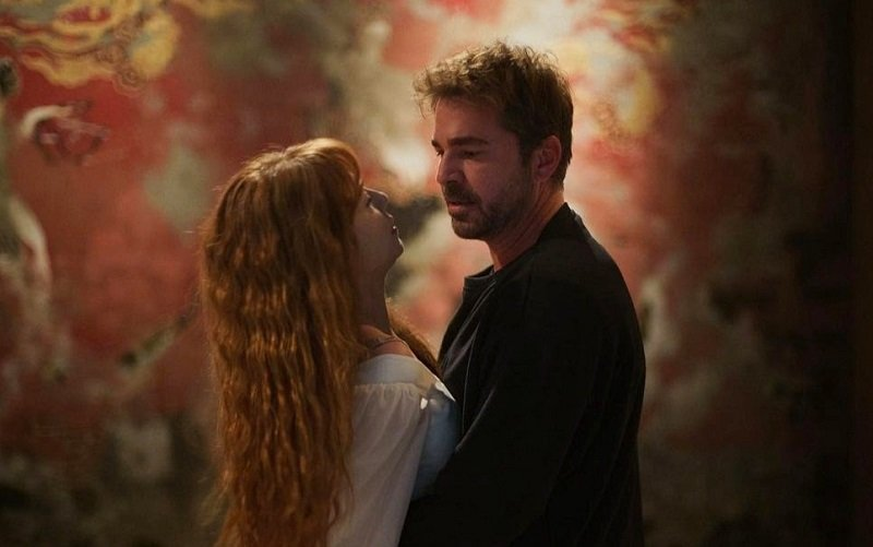 кадр из сериала "Крупье"